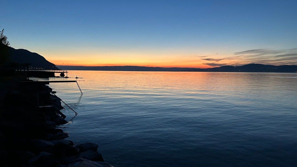 Blue hour over Lake Geneva